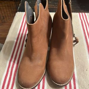 Steve Madden leather booties. Gently used. Size 7.5